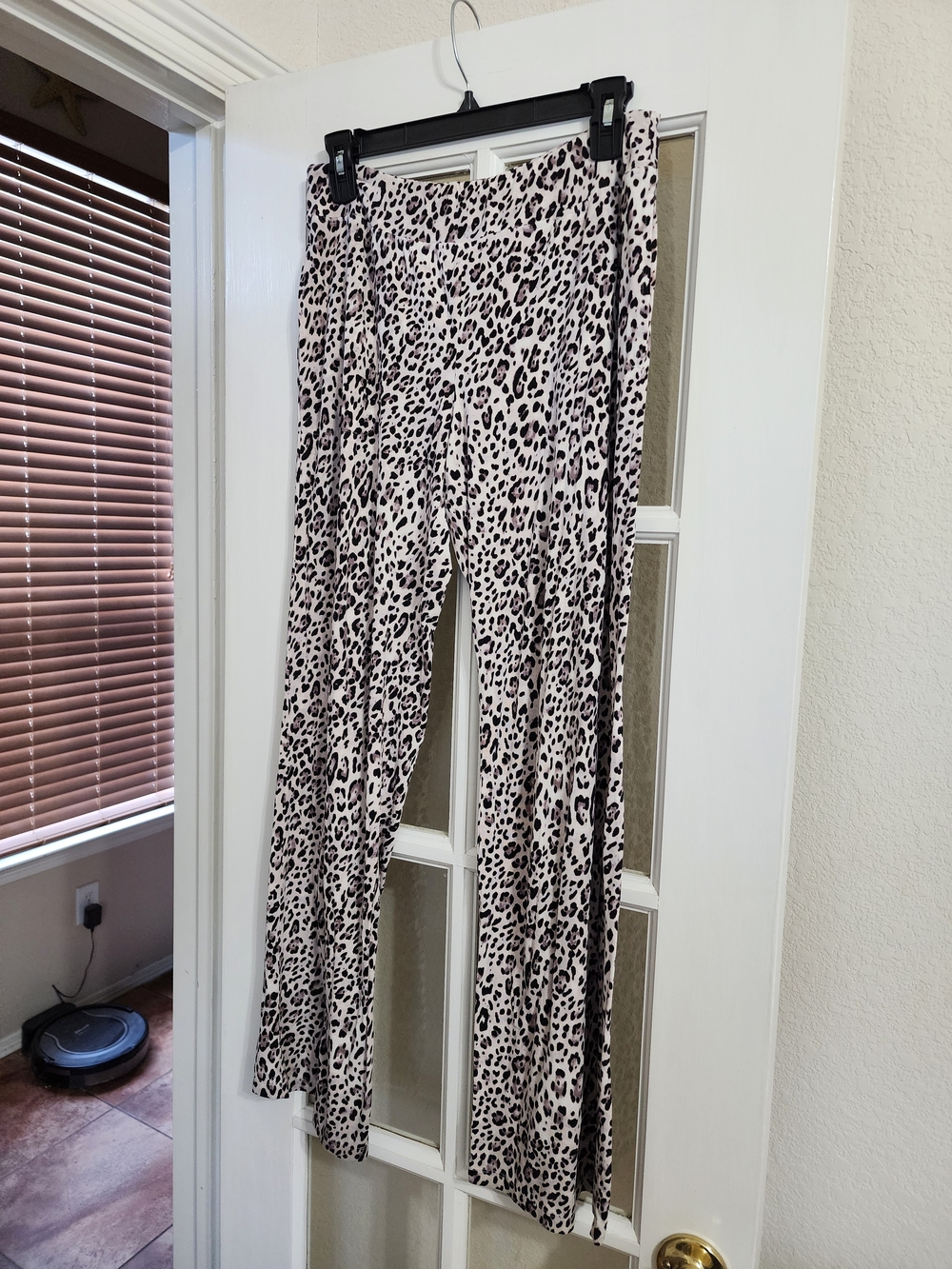 Soma Leopard Print Lounge Pajama Pants Medium Soft Stretch - Picture 2 of 10